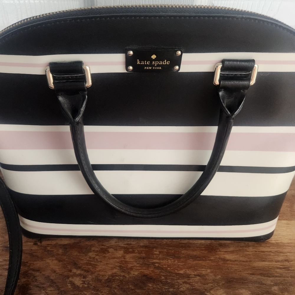 Kate Spade Crossbody Domed Purse Black And Pink Striped Saffiano Leather Wrislet - Picture 2 of 16